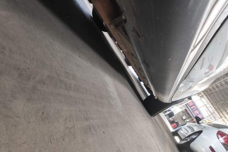 Used SERES SF5 2020 Four-Wheel Drive High-Performance Version Right Side Sill