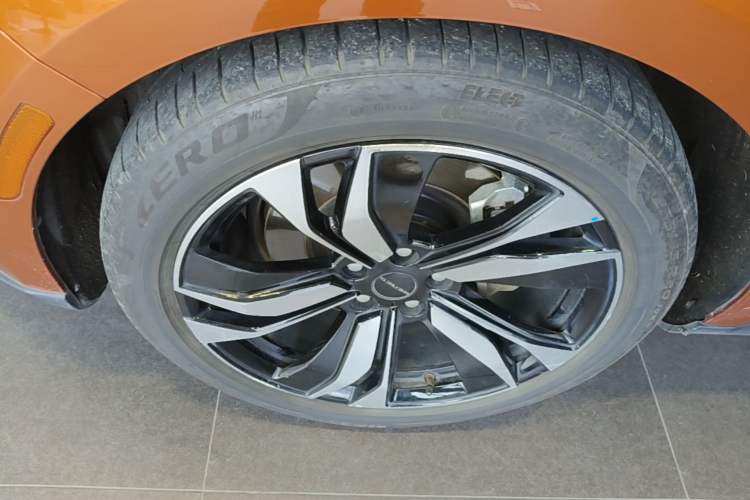 Used SERES SF5 2020 Revised Version Four-Wheel Drive High-Performance Edition Exterior 4