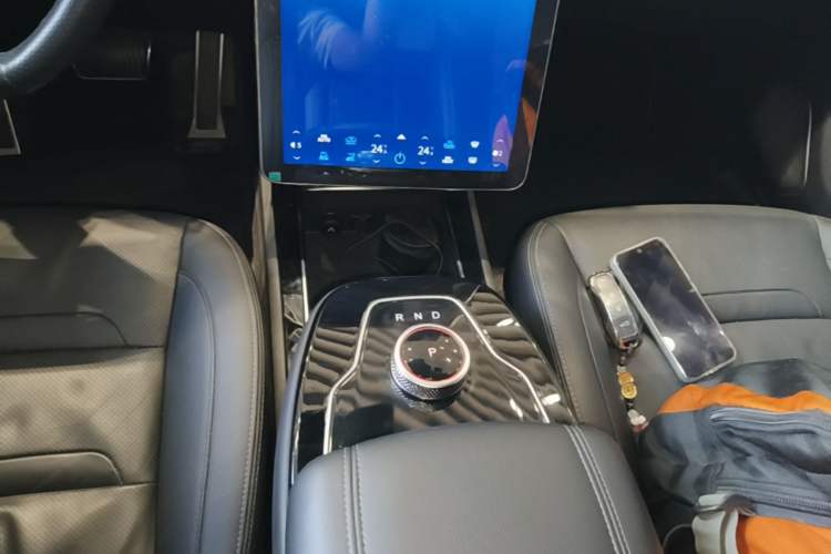 Used SERES SF5 2020 Revised Version Four-Wheel Drive High-Performance Edition Gear Lever