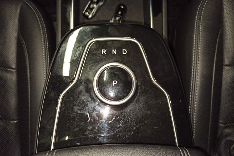 Used SERES SF5 2020 Four-Wheel Drive High-Performance Sports Edition Gear Lever