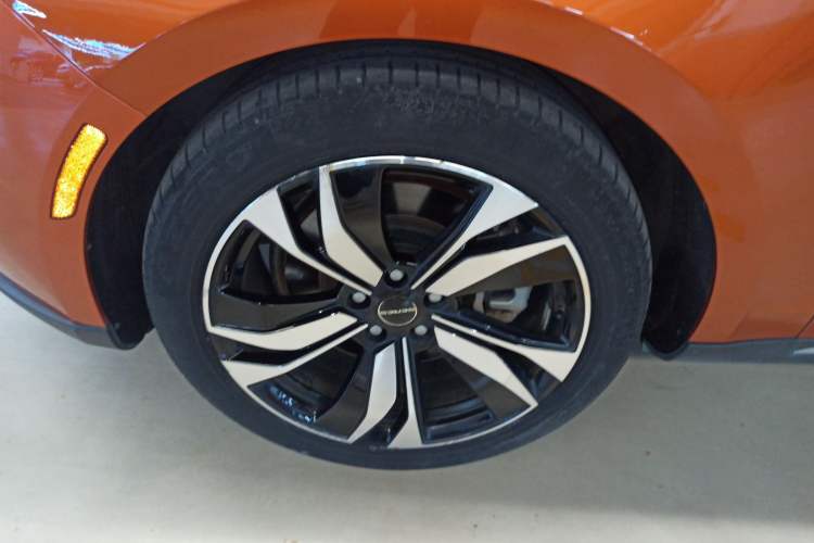 Used SERES SF5 2020 Four-Wheel Drive High-Performance Sports Edition Left Front Wheel Hub