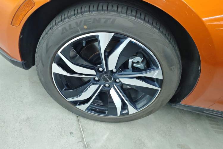 Used SERES SF5 2020 Four-Wheel Drive High-Performance Sports Edition Left Front Wheel Hub