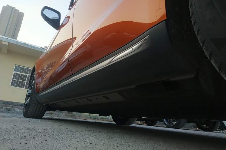 Used SERES SF5 2020 Two-Wheel Drive High-Performance Sports Edition Left Side Sill