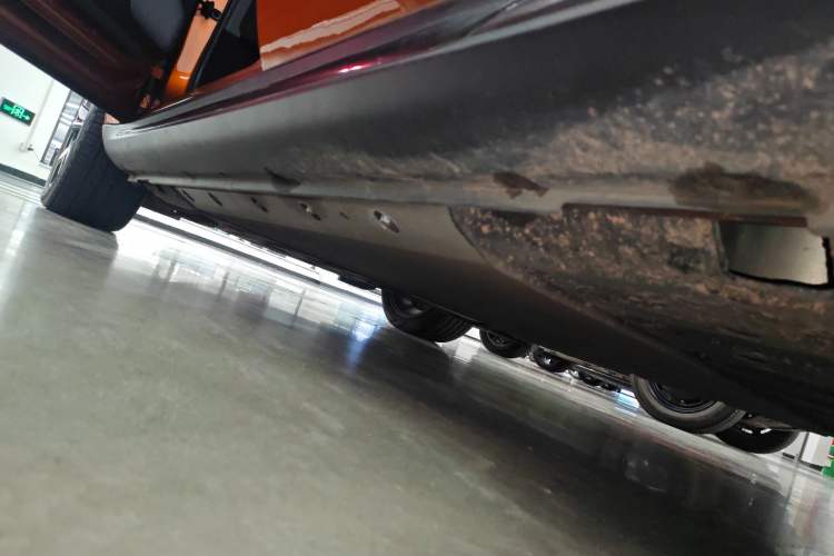 Used SERES SF5 2020 Four-Wheel Drive High-Performance Sports Edition Left Side Sill