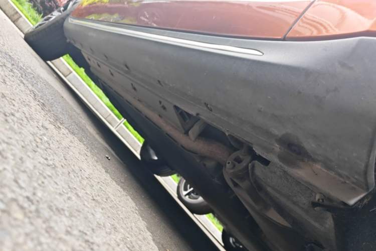 Used SERES SF5 2020 Revised Version Four-Wheel Drive High-Performance Edition Right Side Sill