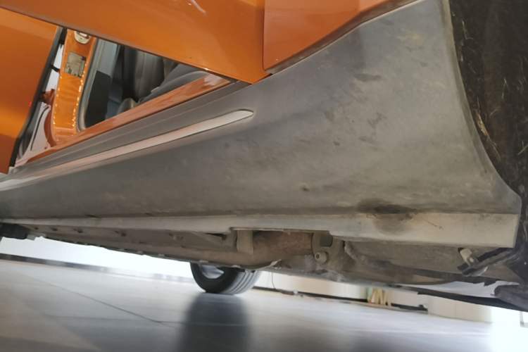 Used SERES SF5 2020 Revised Version Four-Wheel Drive High-Performance Edition Right Side Sill
