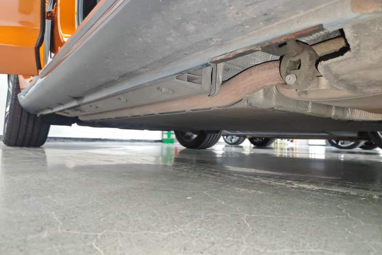 Used SERES SF5 2020 Four-Wheel Drive High-Performance Sports Edition Right Side Sill