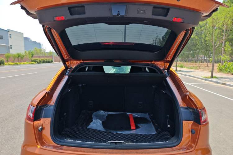Used SERES SF5 2020 Two-Wheel Drive High-Performance Sports Edition Trunk