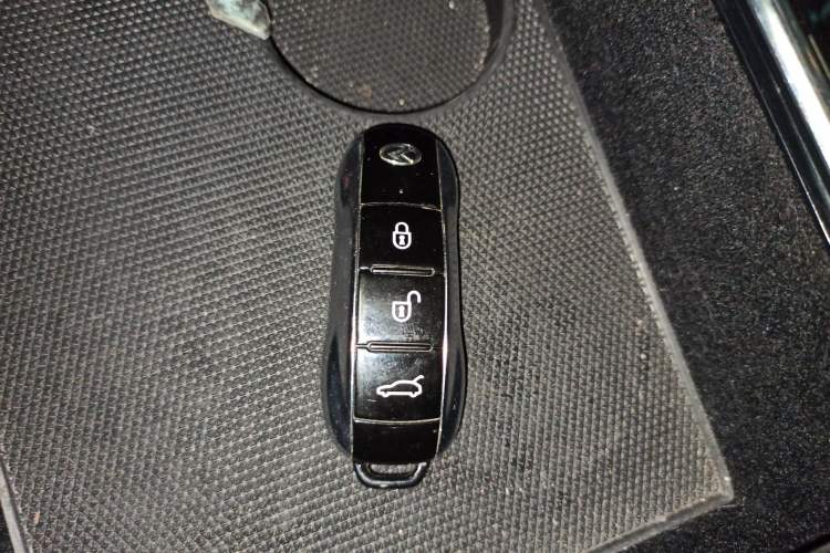 Used SERES SF5 2020 Four-Wheel Drive High-Performance Sports Edition Vehicle Key