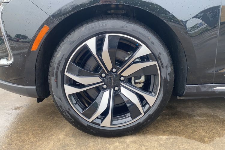 Used SERES SF5 2021 Huawei Smart Selection Four-Wheel Drive Edition Left Front Wheel Hub