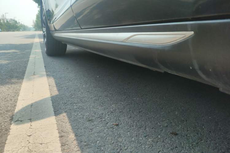 Used SERES SF5 2021 Huawei Smart Selection Four-Wheel Drive Edition Left Side Sill