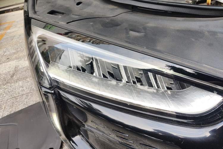 Used SERES SF5 2021 Huawei Smart Selection Four-Wheel Drive Edition Right Front Headlight