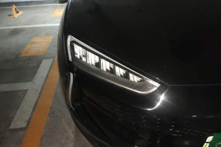Used SERES SF5 2021 Huawei Smart Selection Four-Wheel Drive Edition Right Front Headlight