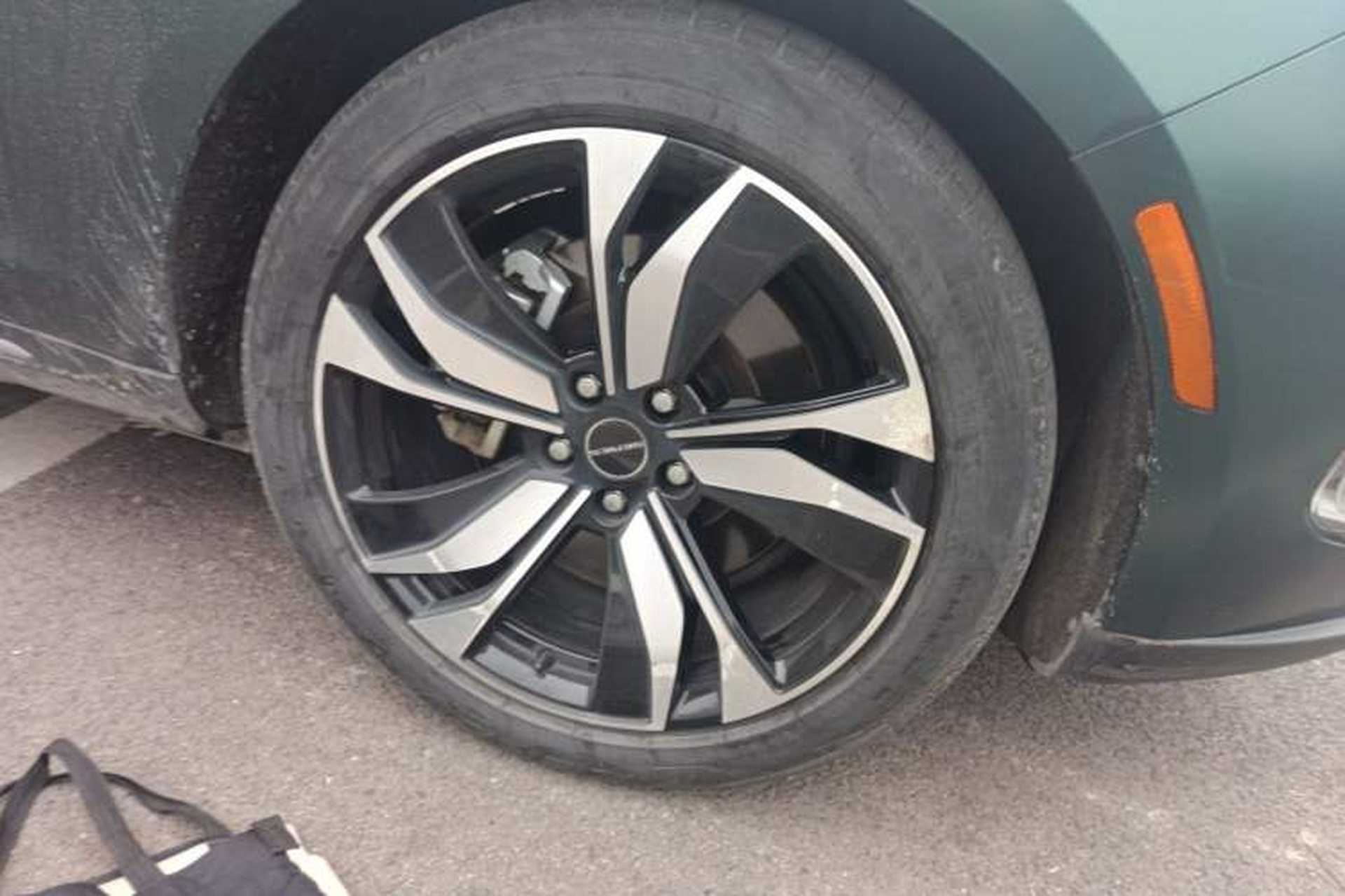 Used SERES SF5 2021 Four-Wheel Drive Freedom Expedition Edition Right Front Wheel Hub
