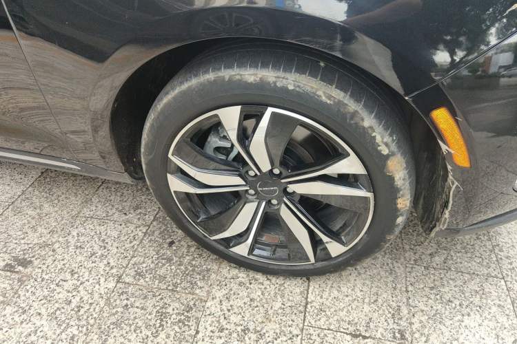 Used SERES SF5 2021 Huawei Smart Selection Four-Wheel Drive Edition Right Front Wheel Hub