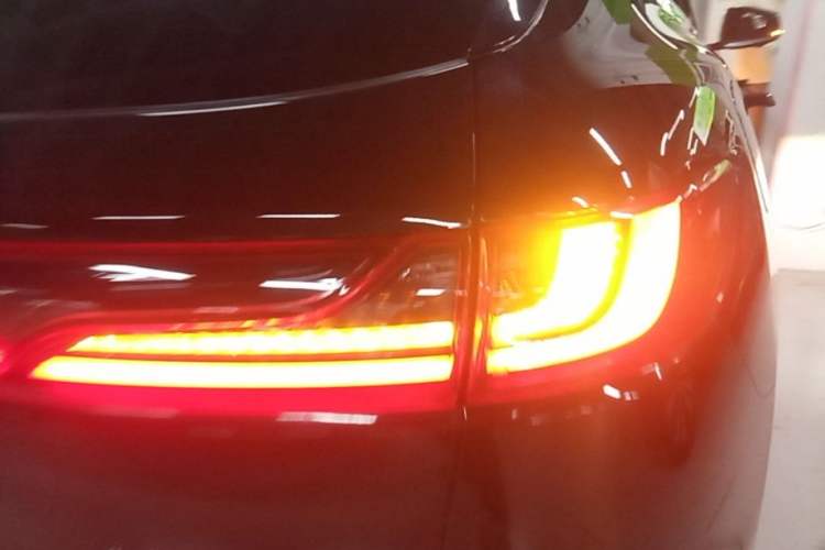 Used SERES SF5 2021 Huawei Smart Selection Four-Wheel Drive Edition Right Rear Taillight