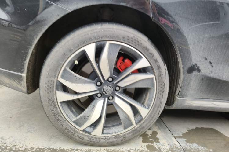 Used SERES SF5 2021 Four-Wheel Drive Freedom Expedition Edition Right Rear Wheel Hub