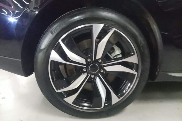 Used SERES SF5 2021 Huawei Smart Selection Four-Wheel Drive Edition Right Rear Wheel Hub