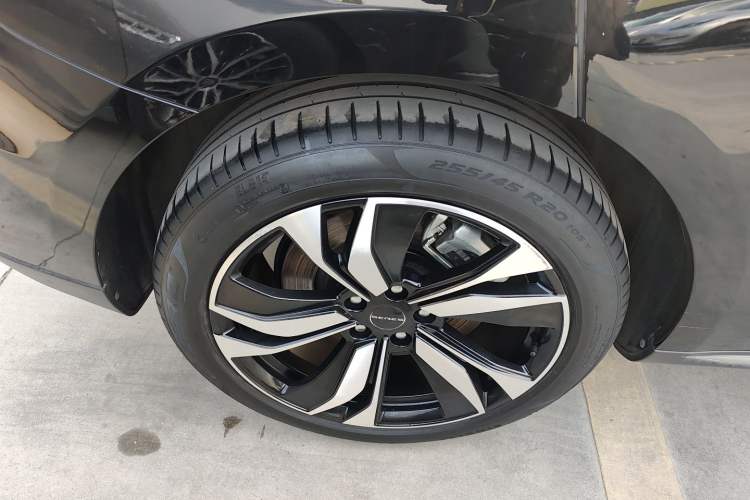 Used SERES SF5 2021 Huawei Smart Selection Four-Wheel Drive Edition Right Rear Wheel Hub