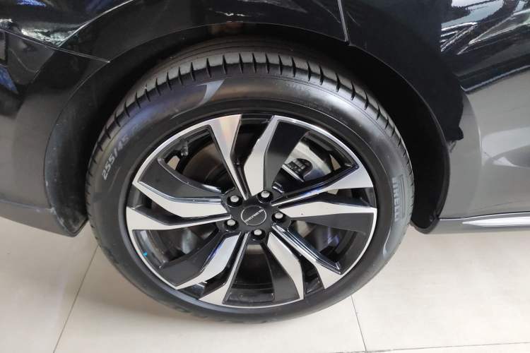 Used SERES SF5 2021 Huawei Smart Selection Four-Wheel Drive Edition Right Rear Wheel Hub