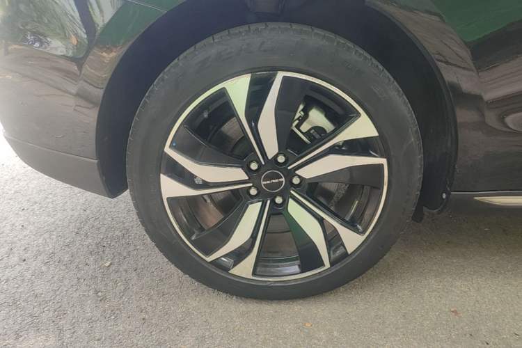 Used SERES SF5 2021 Huawei Smart Selection Four-Wheel Drive Edition Right Rear Wheel Hub
