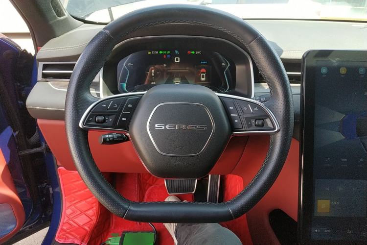 Used SERES SF5 2021 Four-Wheel Drive Freedom Expedition Edition Steering Wheel