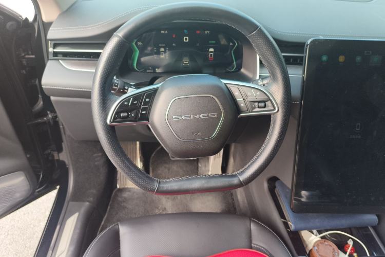 Used SERES SF5 2021 Four-Wheel Drive Freedom Expedition Edition Steering Wheel