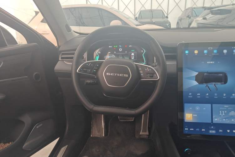 Used SERES SF5 2021 Four-Wheel Drive Freedom Expedition Edition Steering Wheel