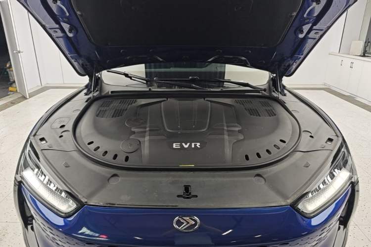 Used SERES SF5 2021 Four-Wheel Drive Freedom Expedition Edition Engine Bay