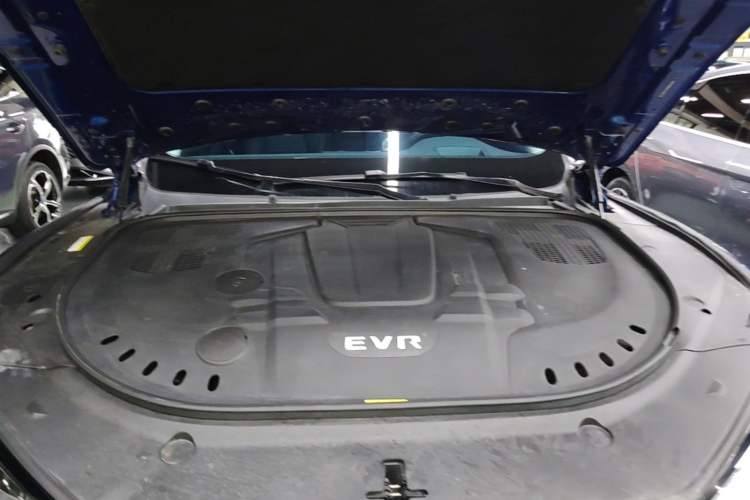 Used SERES SF5 2021 Four-Wheel Drive Freedom Expedition Edition Engine Bay