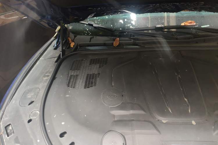Used SERES SF5 2021 Huawei Smart Selection Four-Wheel Drive Edition Engine Bay Right