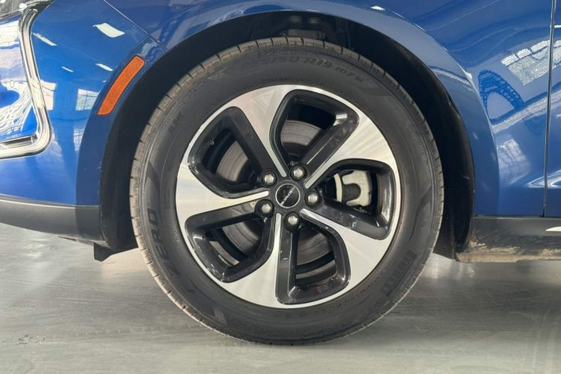 Used SERES SF5 2021 Huawei Smart Selection Four-Wheel Drive Edition Left Front Wheel Hub