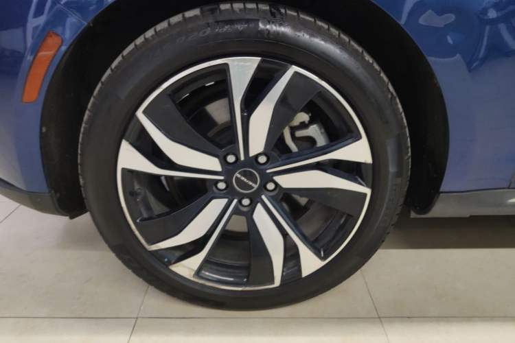 Used SERES SF5 2021 Huawei Smart Selection Four-Wheel Drive Edition Left Front Wheel Hub