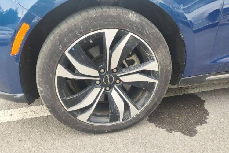 Used SERES SF5 2021 Four-Wheel Drive Freedom Expedition Edition Left Front Wheel Hub