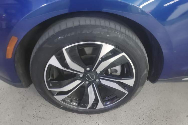 Used SERES SF5 2021 Four-Wheel Drive Freedom Expedition Edition Left Front Wheel Hub