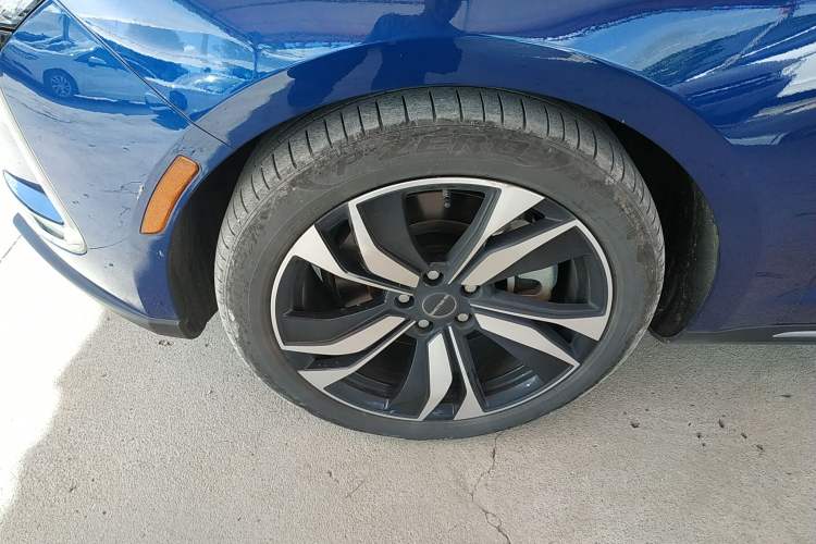 Used SERES SF5 2021 Four-Wheel Drive Freedom Expedition Edition Left Front Wheel Hub