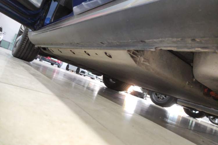 Used SERES SF5 2021 Huawei Smart Selection Four-Wheel Drive Edition Left Side Sill