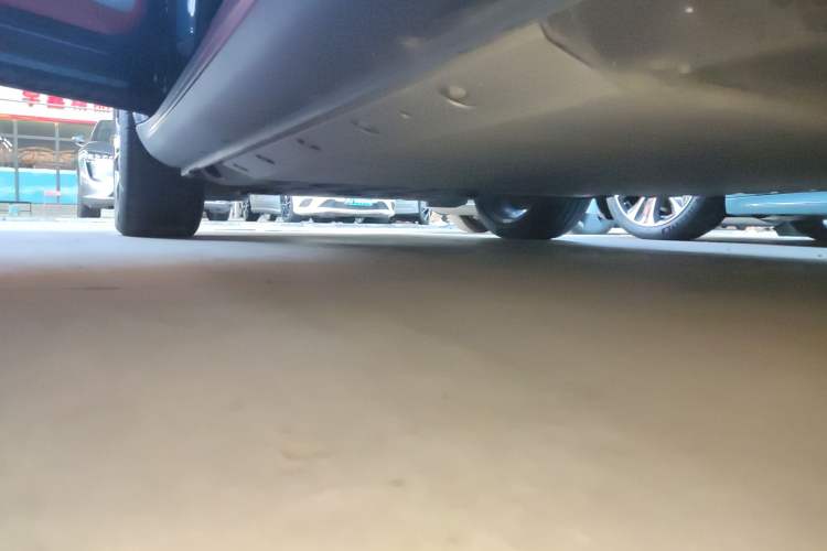 Used SERES SF5 2021 Four-Wheel Drive Freedom Expedition Edition Left Side Sill