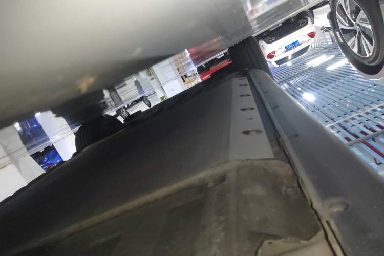 Used SERES SF5 2021 Four-Wheel Drive Freedom Expedition Edition Left Side Sill