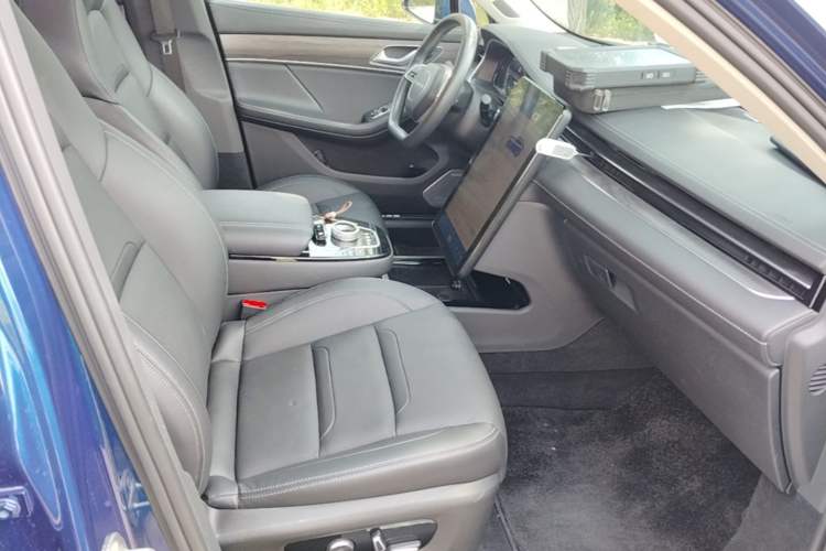 Used SERES SF5 2021 Four-Wheel Drive Freedom Expedition Edition Right Front Seat