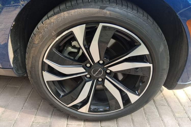 Used SERES SF5 2021 Huawei Smart Selection Four-Wheel Drive Edition Right Front Wheel Hub