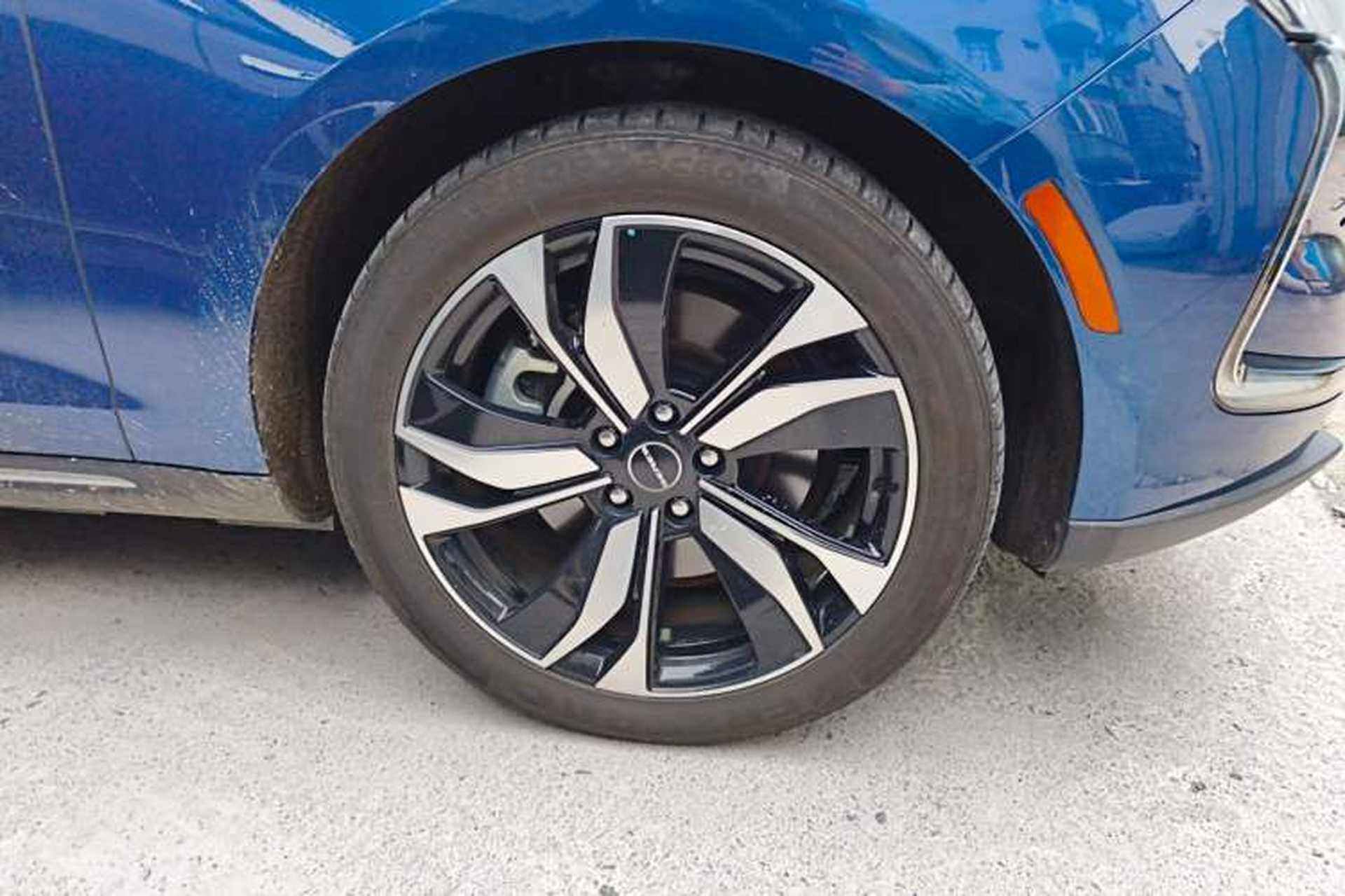 Used SERES SF5 2021 Huawei Smart Selection Four-Wheel Drive Edition Right Front Wheel Hub