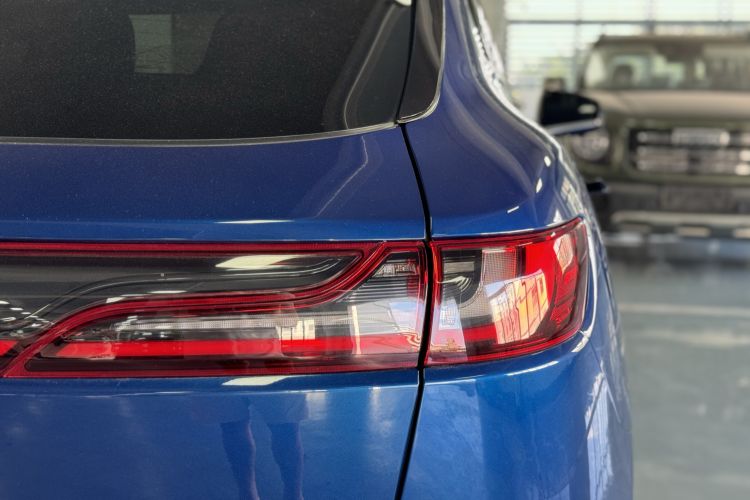 Used SERES SF5 2021 Huawei Smart Selection Four-Wheel Drive Edition Right Rear Taillight