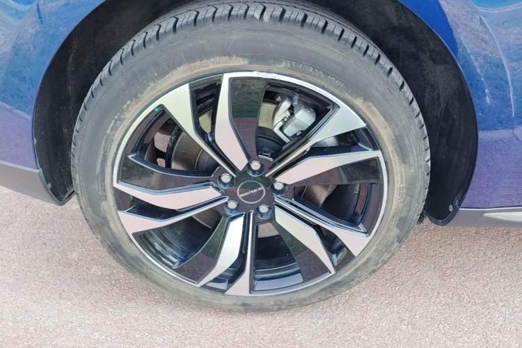 Used SERES SF5 2021 Four-Wheel Drive Freedom Expedition Edition Right Rear Wheel Hub