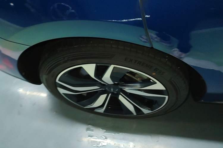 Used SERES SF5 2021 Four-Wheel Drive Freedom Expedition Edition Right Rear Wheel Hub