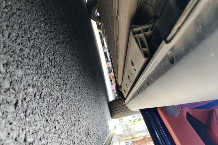 Used SERES SF5 2021 Four-Wheel Drive Freedom Expedition Edition Right Side Sill