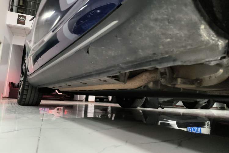 Used SERES SF5 2021 Four-Wheel Drive Freedom Expedition Edition Right Side Sill