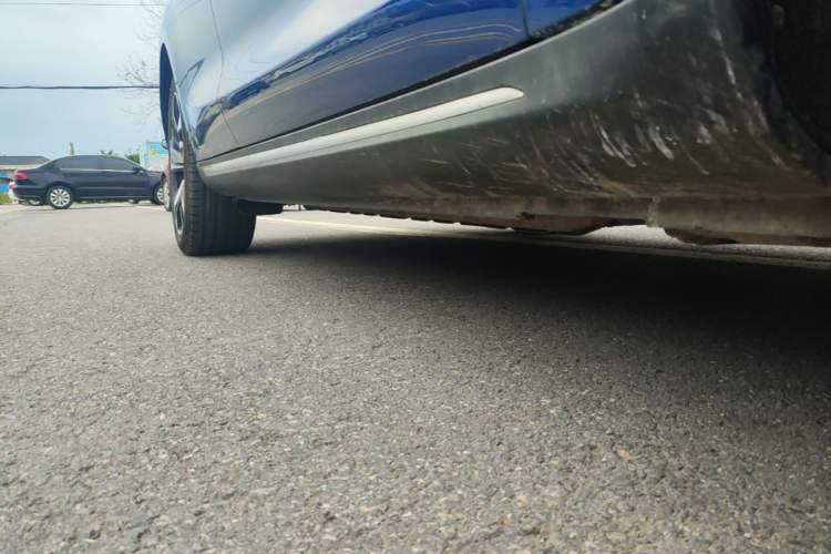 Used SERES SF5 2021 Four-Wheel Drive Freedom Expedition Edition Right Side Sill