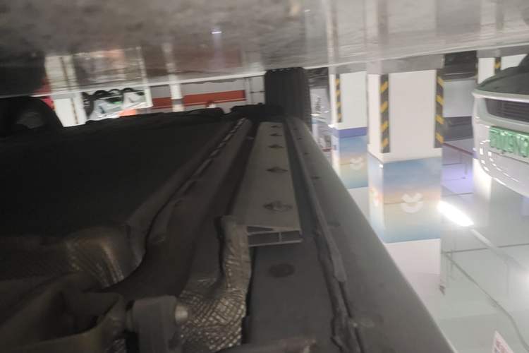 Used SERES SF5 2021 Four-Wheel Drive Freedom Expedition Edition Right Side Sill