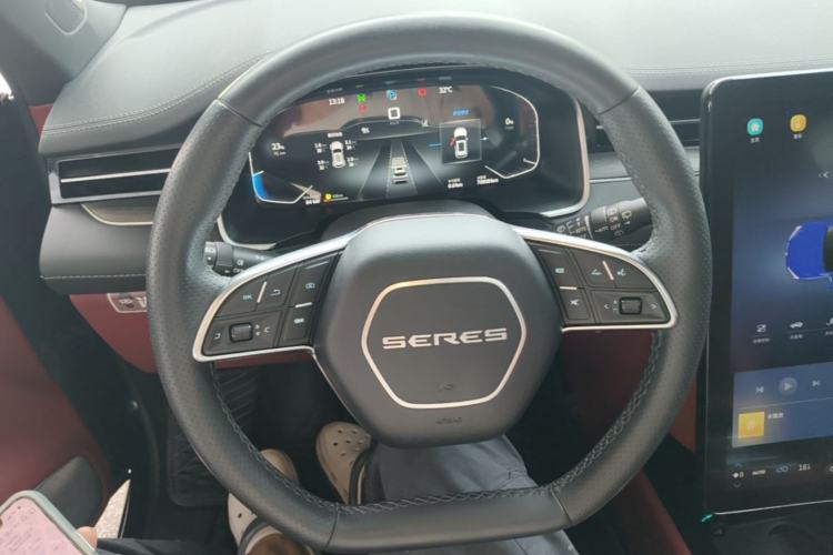 Used SERES SF5 2021 Four-Wheel Drive Freedom Expedition Edition Steering Wheel